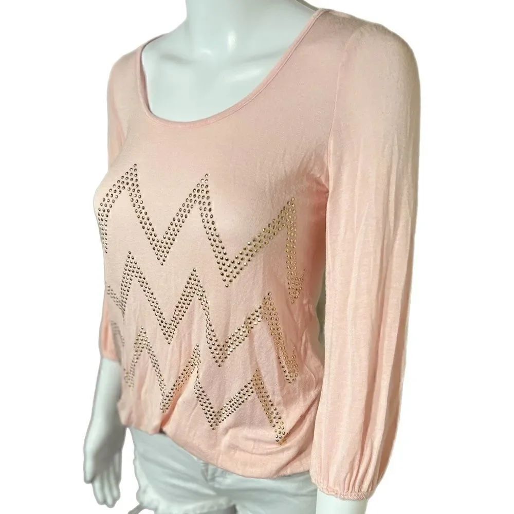 Gold  Accent 3/4 Sleeve Top
